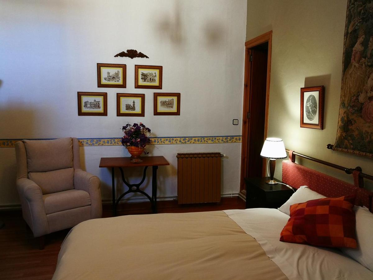 Hotel La Casona Del Abuelo Parra à Villanueva De Los Infantes Extérieur photo
